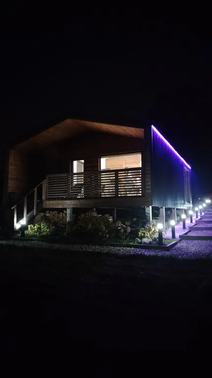 Уютный дом с баней и бассейном на берегу реки Волхов