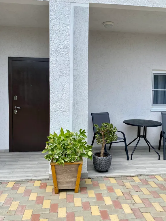 Современная квартира возле моря