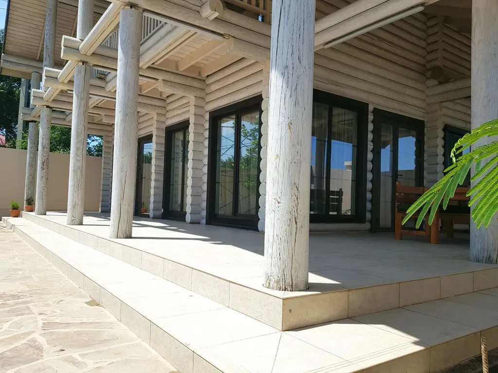 Коттедж у берега моря