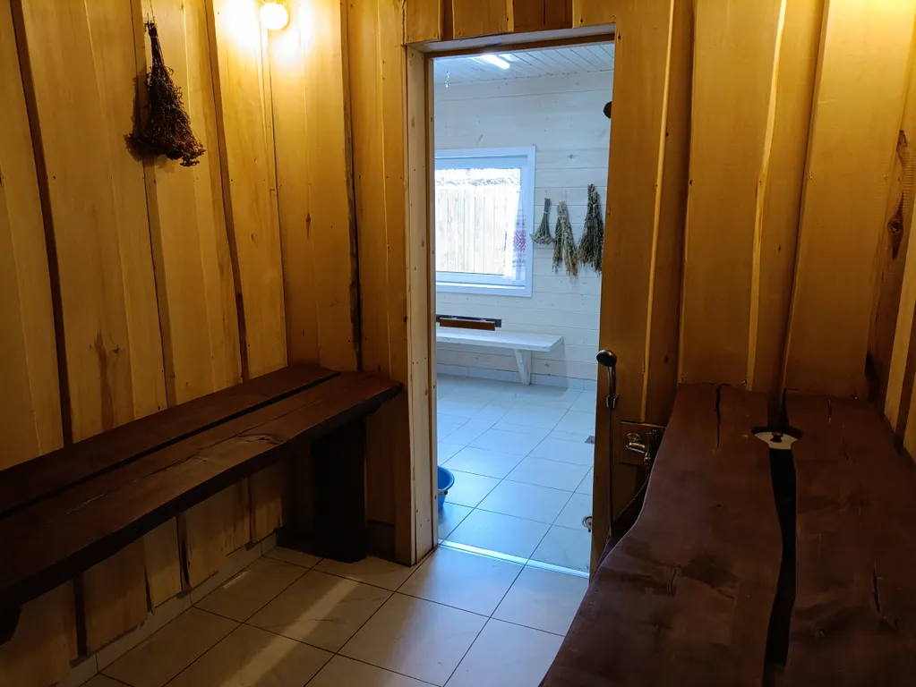 Медовый дом с баней и теплой купелью