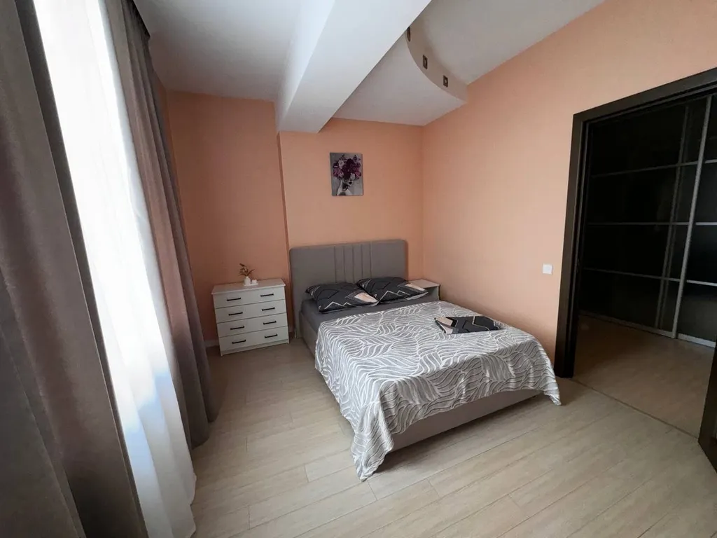 3 комнатная квартира на Светлане, морской порт, Дендрарий, набережная