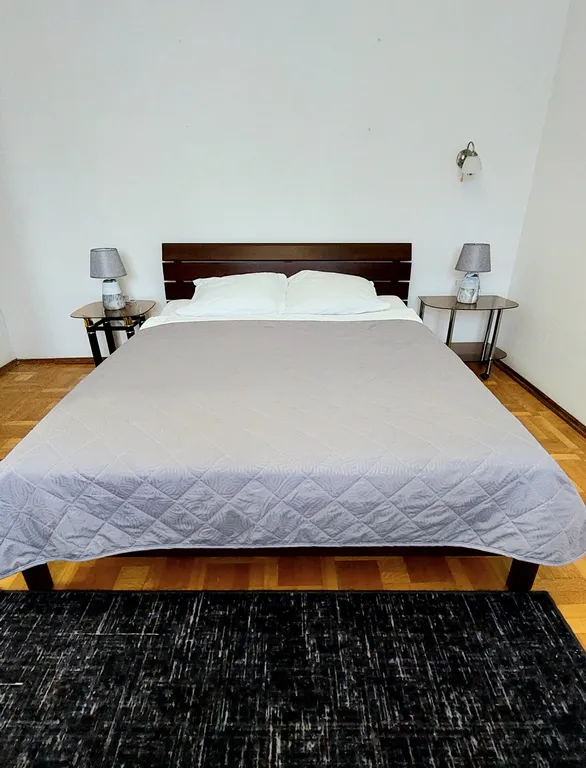 Квартира 4-комнатные апартаменты в самом центре рядом с ун. Гум и м. Купаловская — Минск