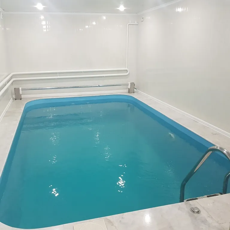 Коттедж с подогреваемым бассейном и сауной