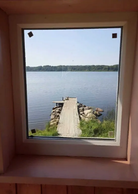 Жилой дом на самом берегу озера Крошнозеро