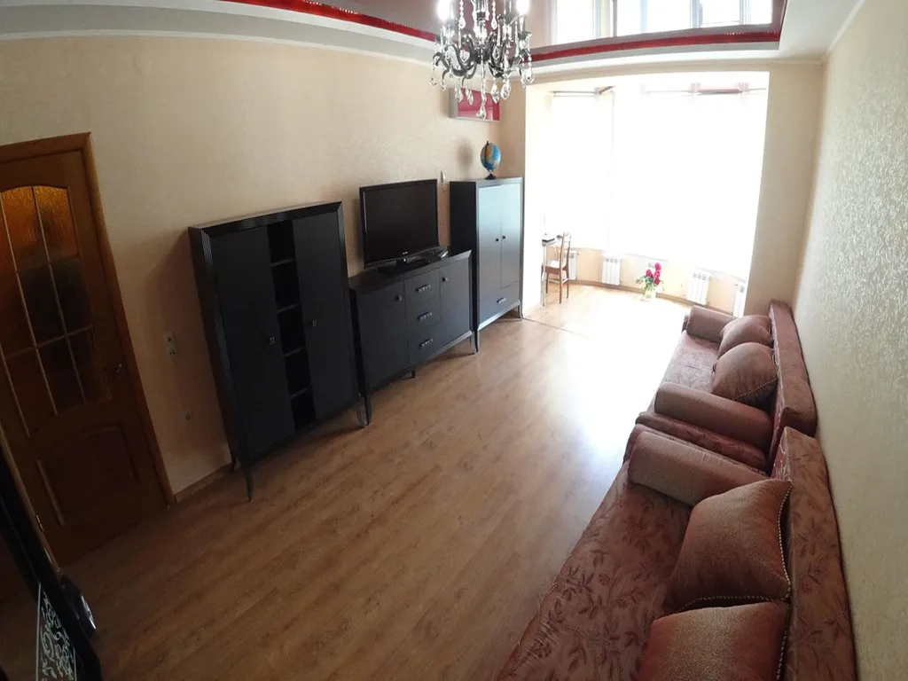 Просторная квартира рядом с парком Фрунзе