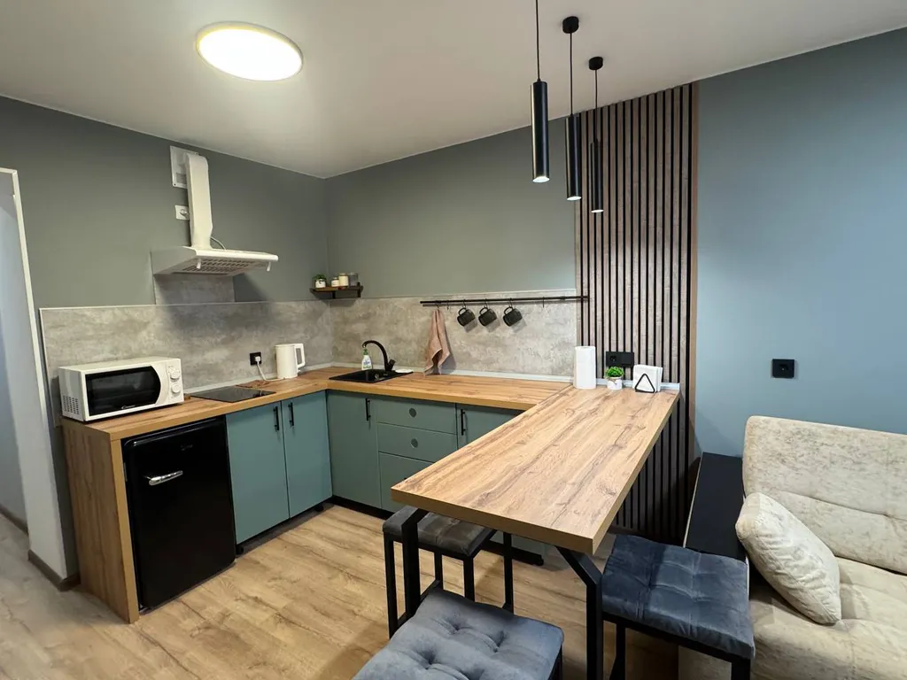 Уютная студия с новым ремонтом возле СГТУ