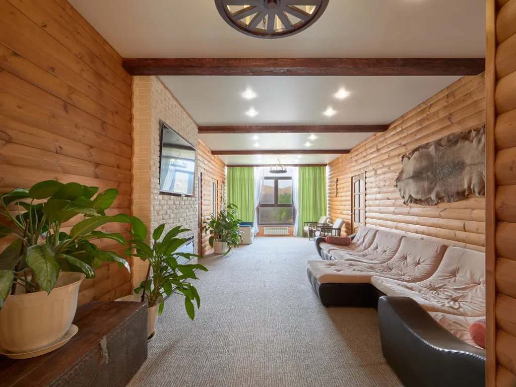 Домик с сауной и беседкой