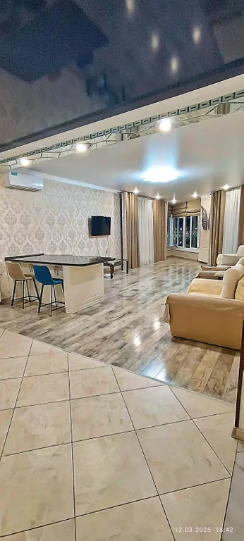 Квартира с видом на горы и набережную в центре города