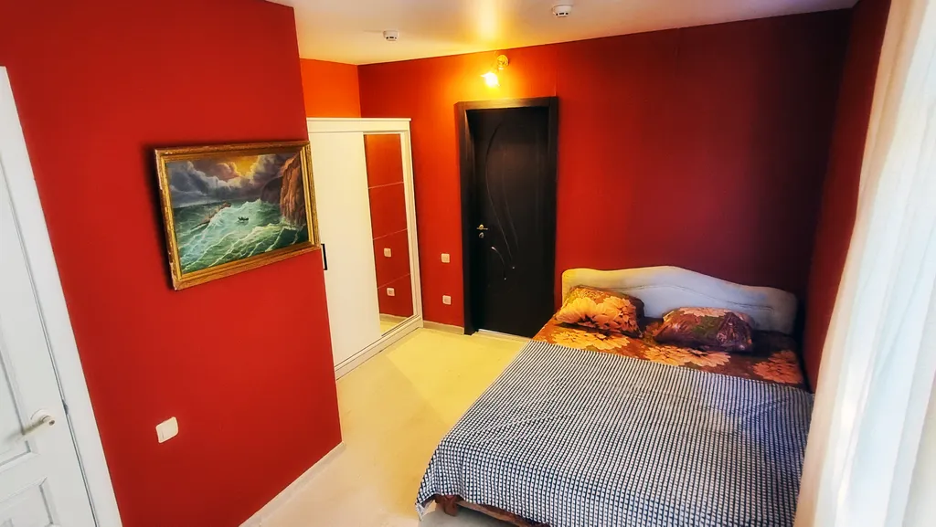 Дом на пляже озера