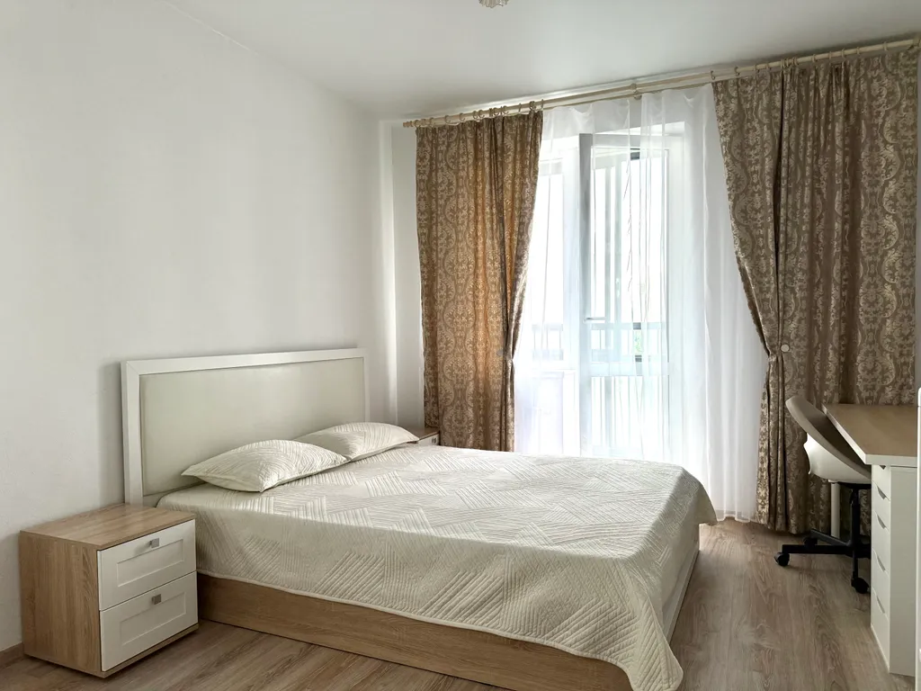 Комфортная квартира с детской кроваткой