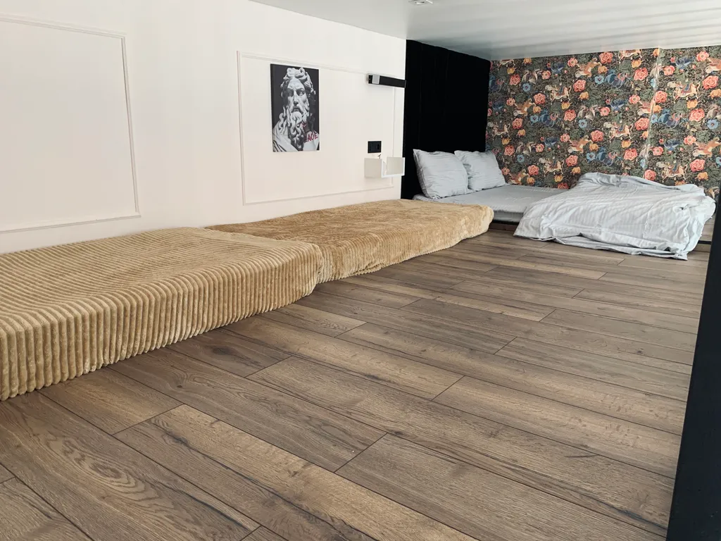 Двухэтажная однокомнатная квартира