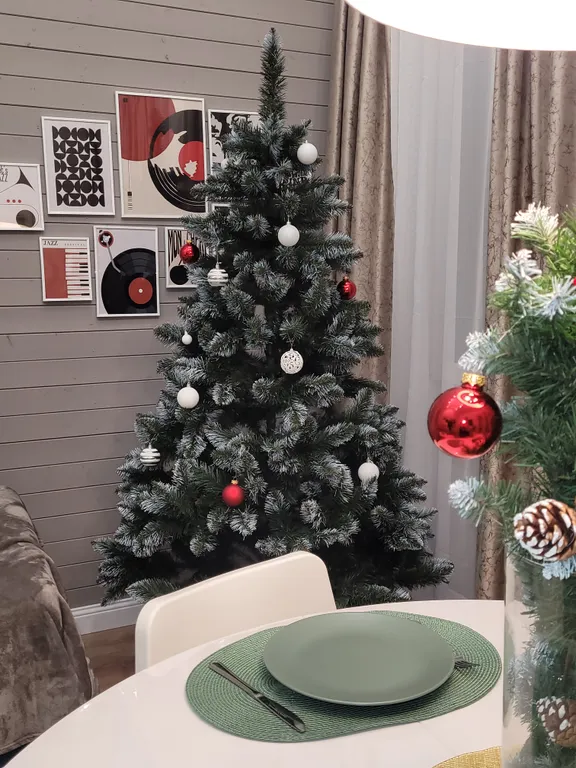 Новый дом с огромной террасой и сауной на отдельной территории