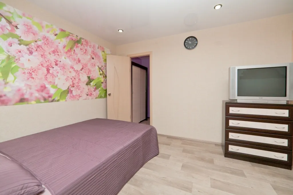 Квартира Двухкомнатная квартира в центре рядом с метро Геологическая — Екатеринбург