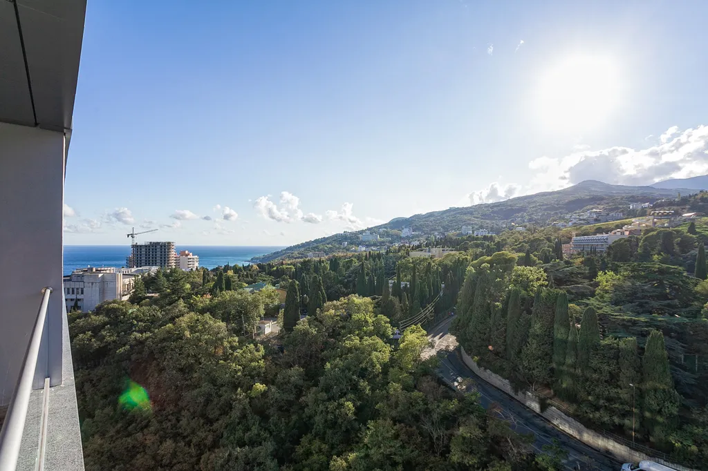 Видовая квартира с панорамой на горы в Приморском парке
