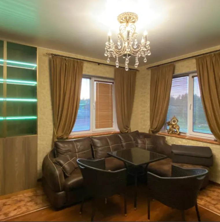 Уютный дом у леса