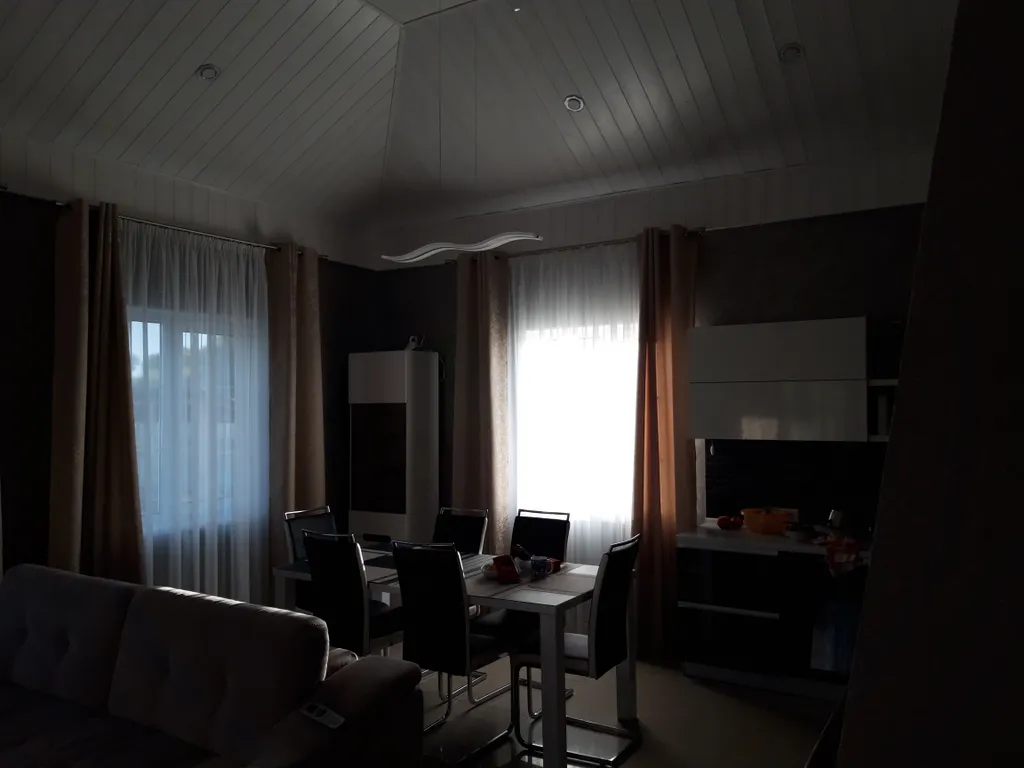 Домик на озере