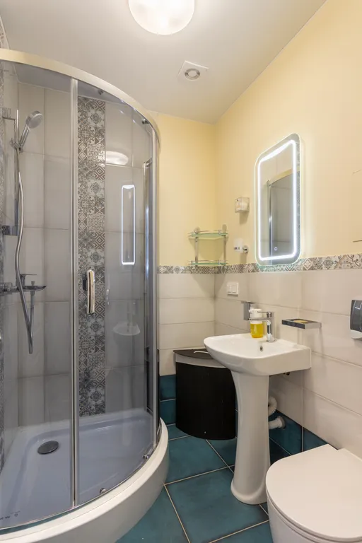 Квартира Экстравагантная квартира с кухней-музеем у метро Чернышевская — Санкт-Петербург