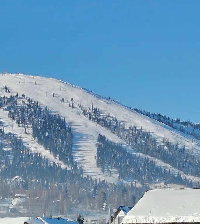 Квартира Уютная квартира в центре посёлка с видом на горы — Шерегеш