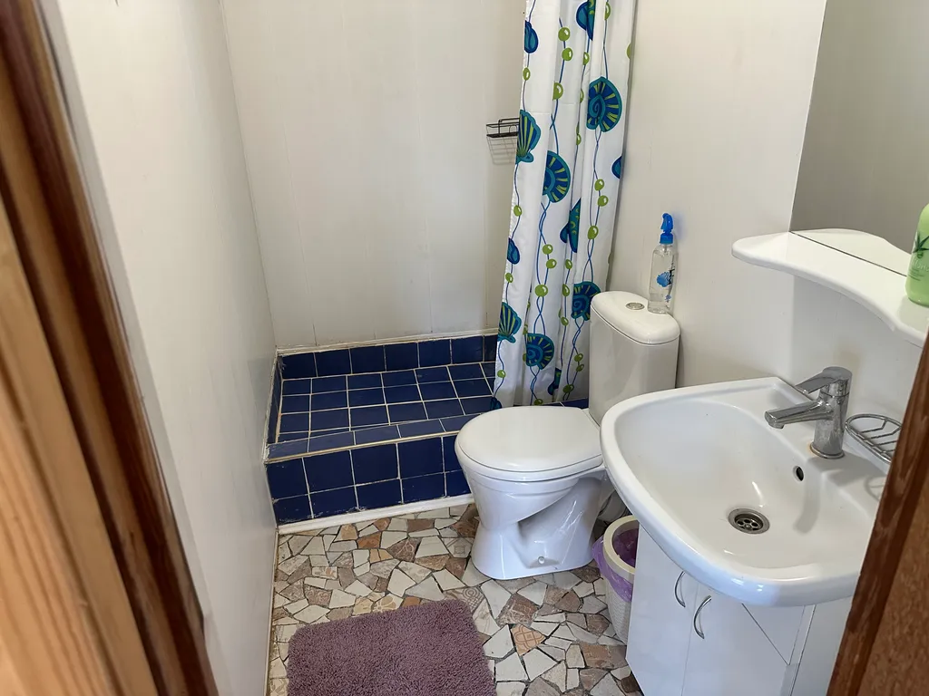 Уютный дом на территории частого обьекта