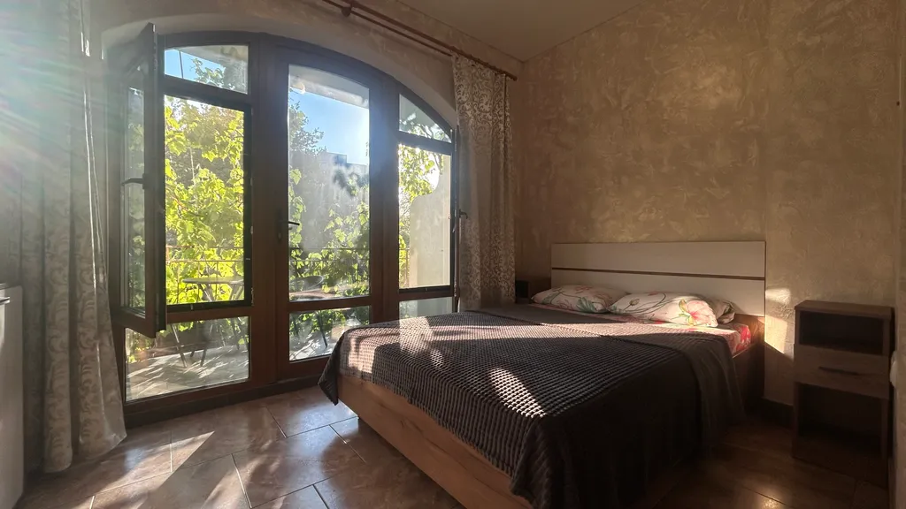 Студия с балконом