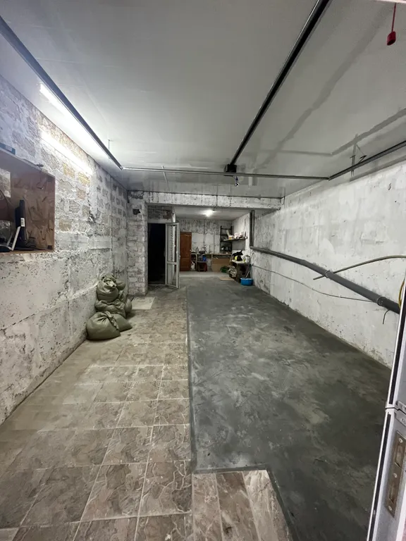 Квартира с гаражом общей площадью 120 кВ м в саду с озерами