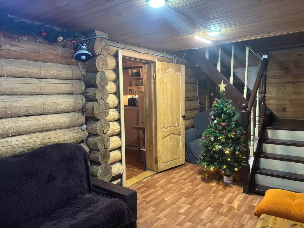 Бревенчатый дом в центре с баней и мангалом