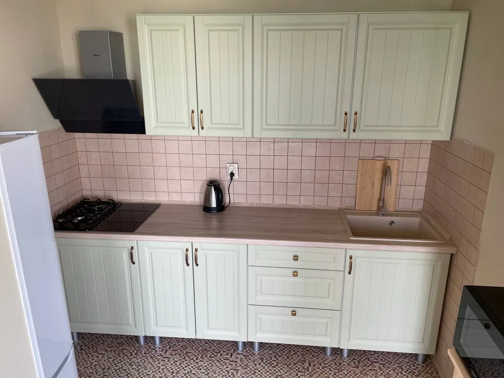 Квартира Трёхкомнатная квартира на первой линии у моря — Сухум