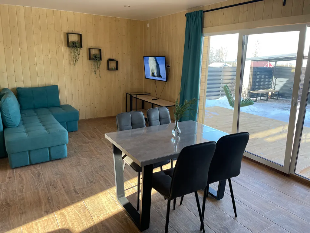 Коттедж с сауной на горке