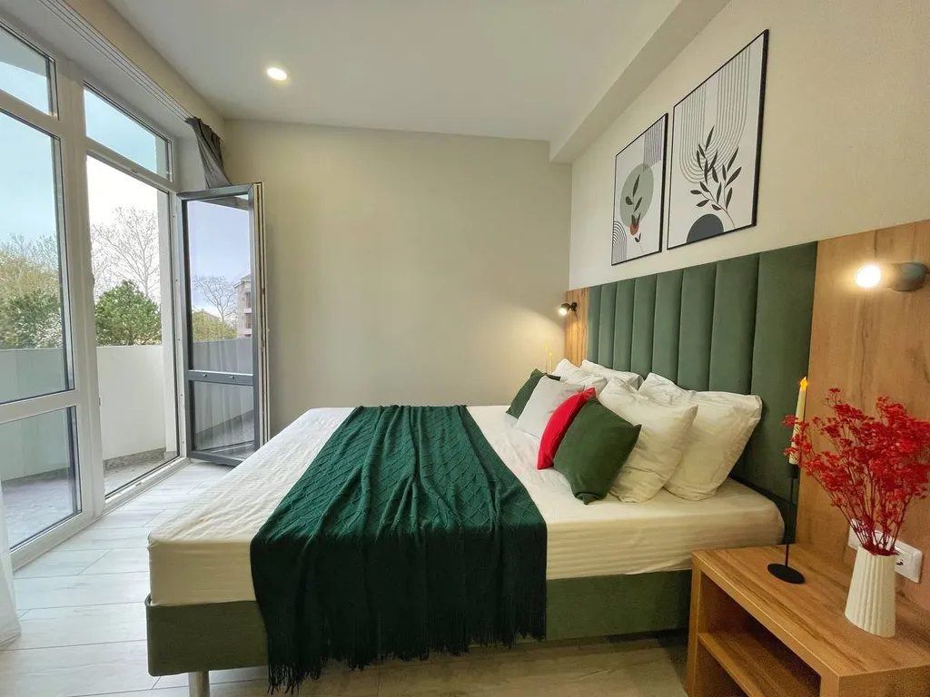 Студия с балконом, красивым видом в 3-х минутах от пляжа