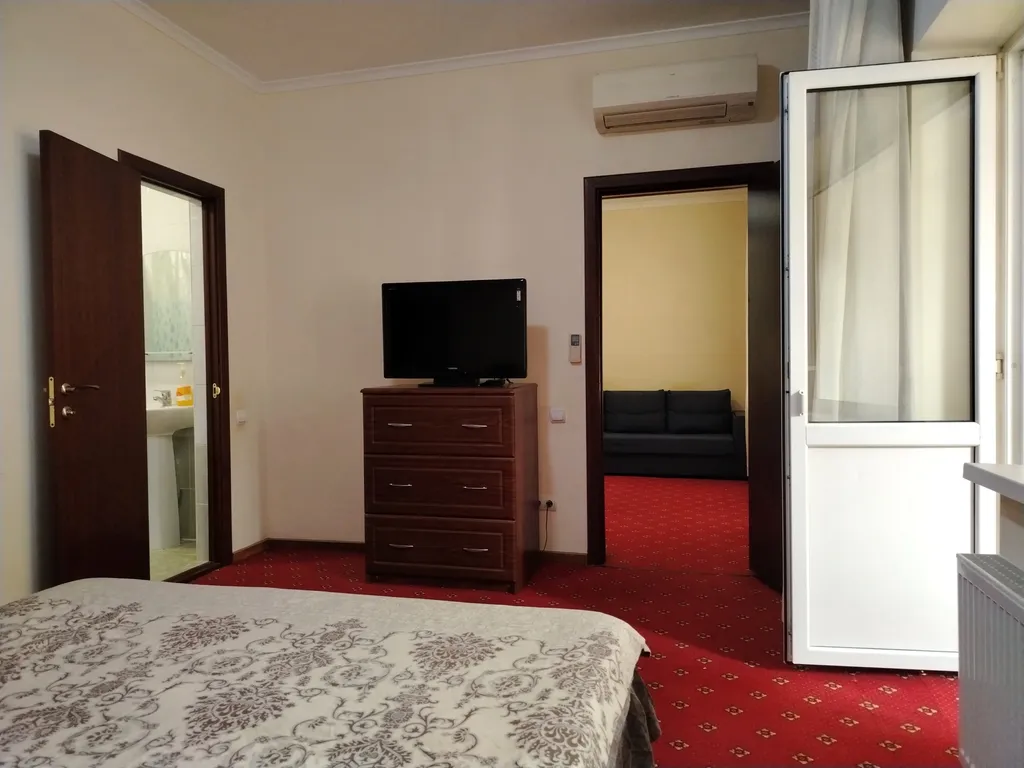 208 Alliance Apartments на Летней, 50