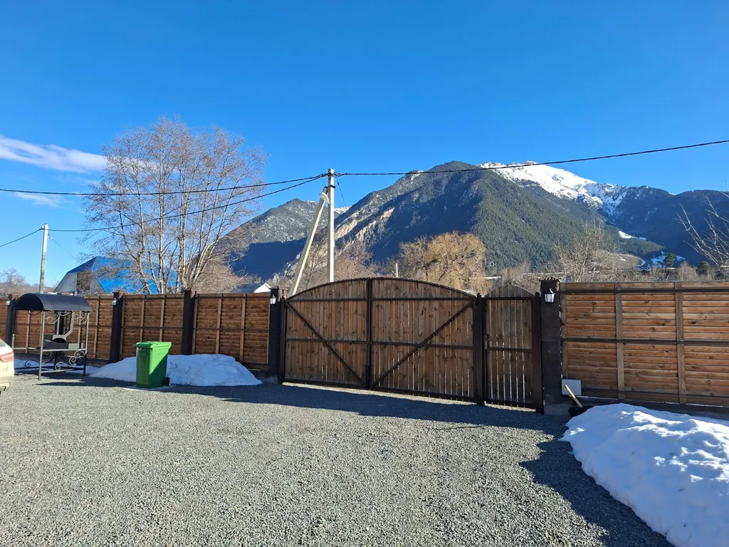 Новый гостевой дом для отдыха в горах