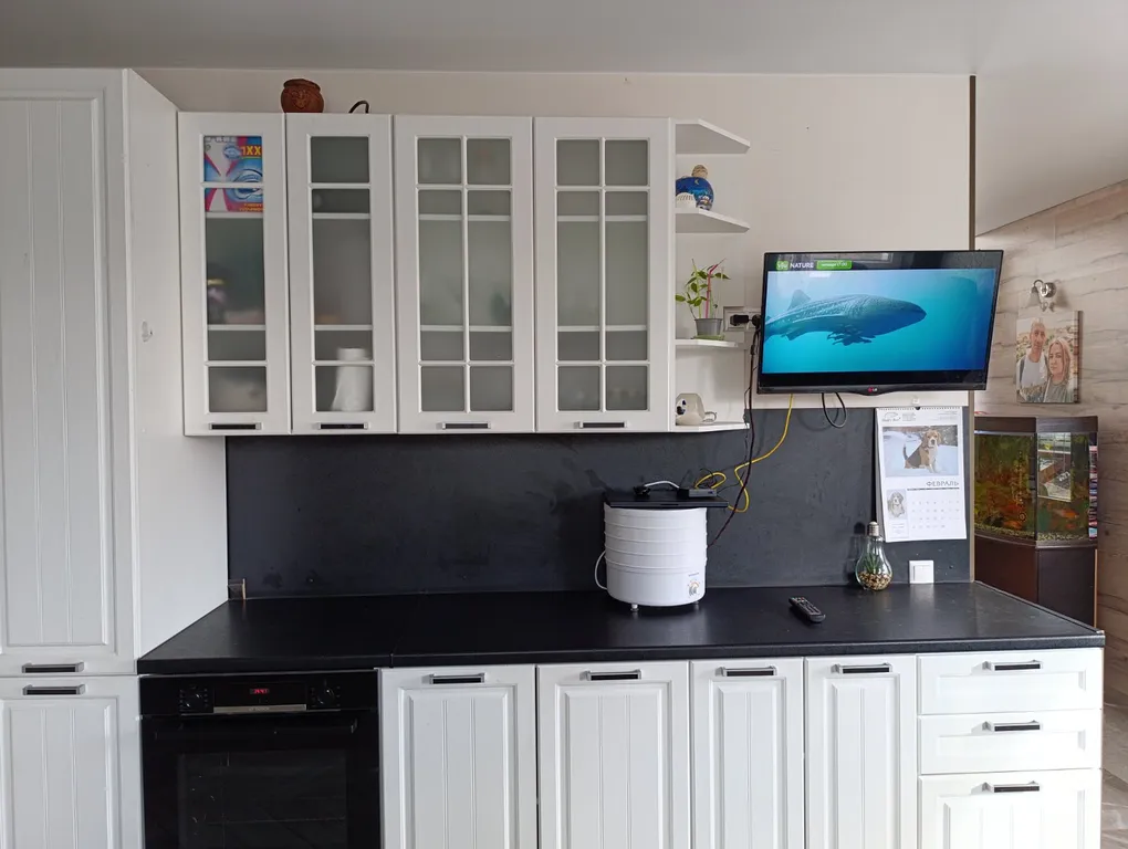 Уютный домик в деревне с беседкой и мангалом на улице