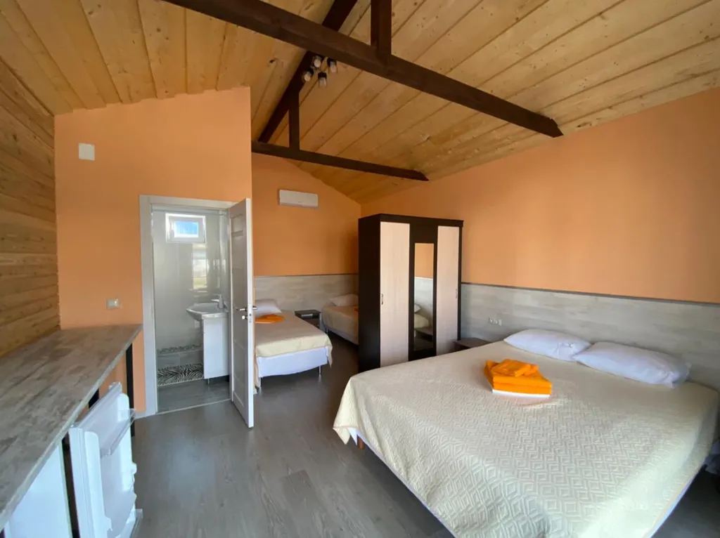 Коттедж 1-комнатный Дом — Кучугуры