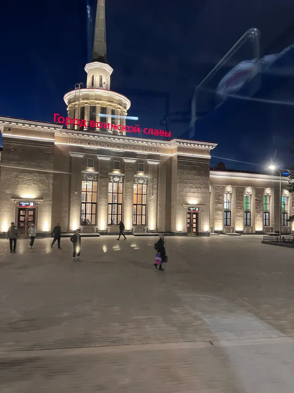 Классная квартира в центре, рядом с театром и набережной