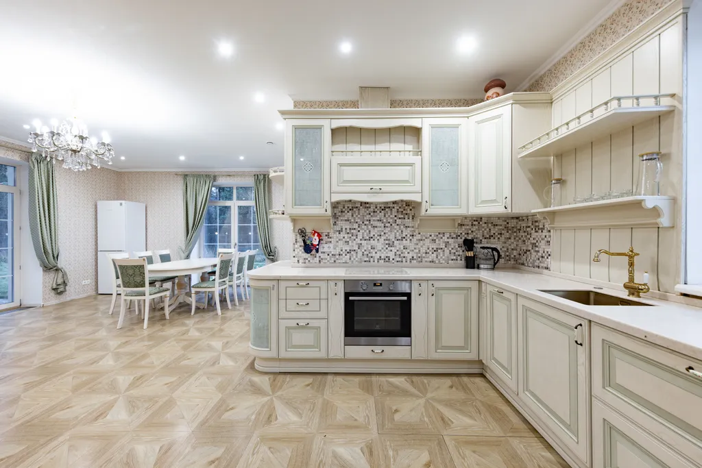 Просторный коттедж с бильярдом и сауной