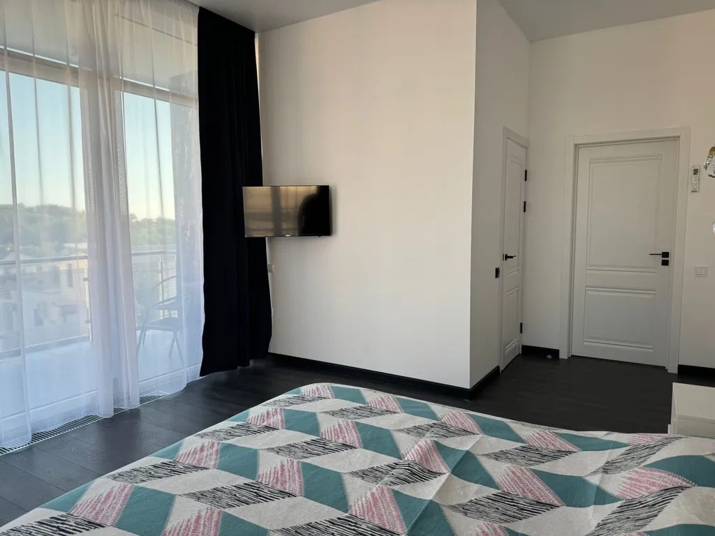 Дом с баней и теплым бассейном