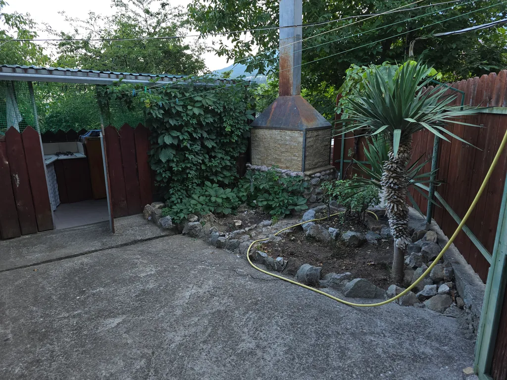 Уютный домик с удобствами, отдельная кухня, беседка, мангал