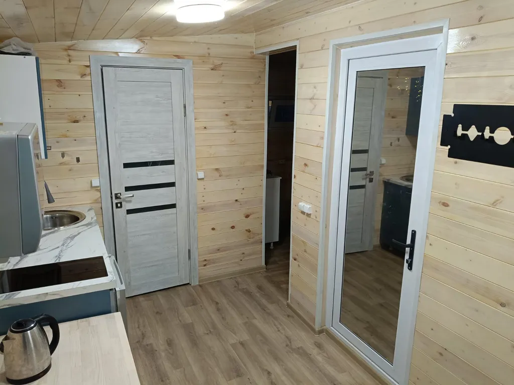 Уютный домик с видом на лес, на озере Увильды