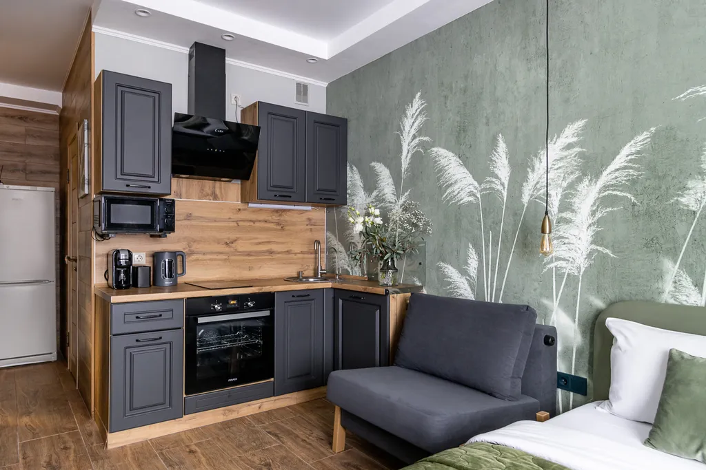 Студия Колосья с качелью на балконе и видом на сосны