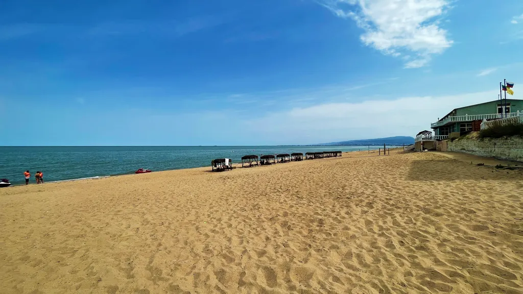 Домик у моря с мангалом