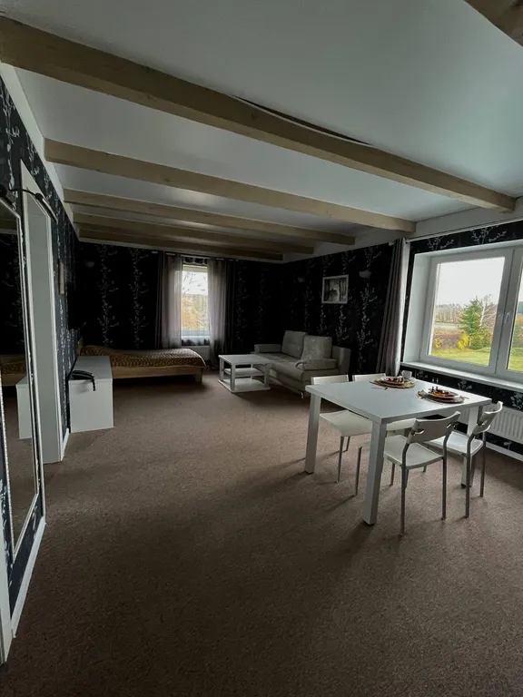 Усадьба Силичи с видом на гору