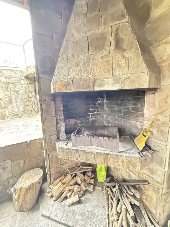 Дом с теплым бассейном у моря в Ялте