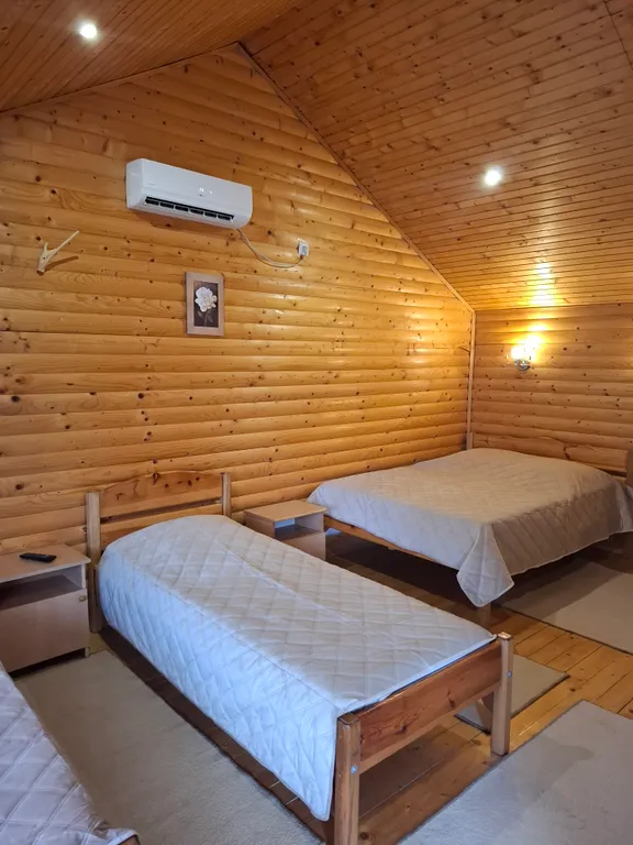 Квартира Квартира Номер "Улучшенный" с двуспальной и двумя односпальнымии кроватями — Судак