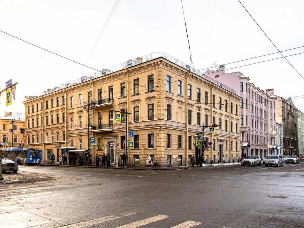 Светлая квартира на Ропшинской