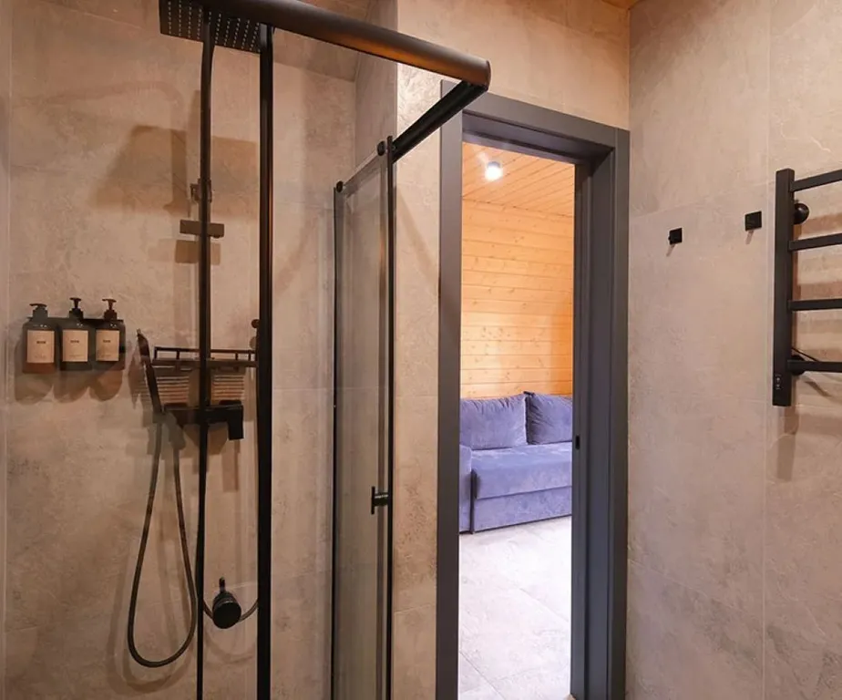 Дом A-frame Lux с дровяной купелью и мангальной зоной.