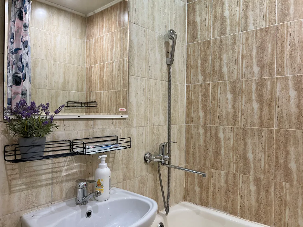 Теплая 1-к кв рядом с жд вокзалом. Не берем оплату за финальную уборку