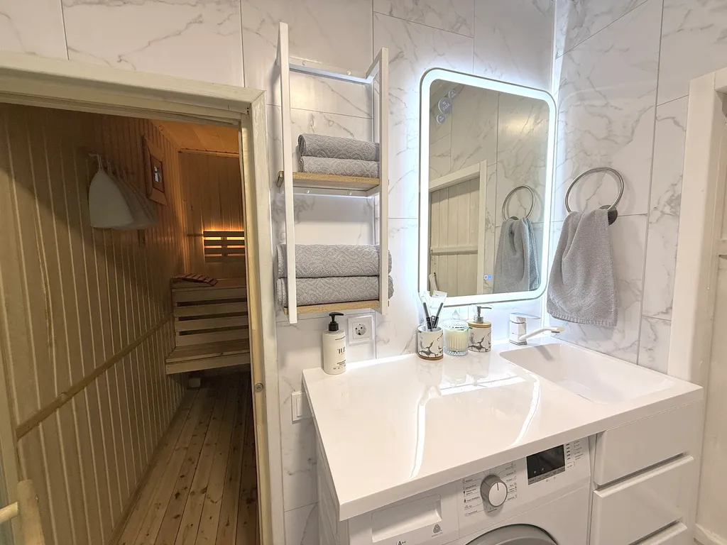 Коттедж Уютный домик в сосновом лесу — Кириши