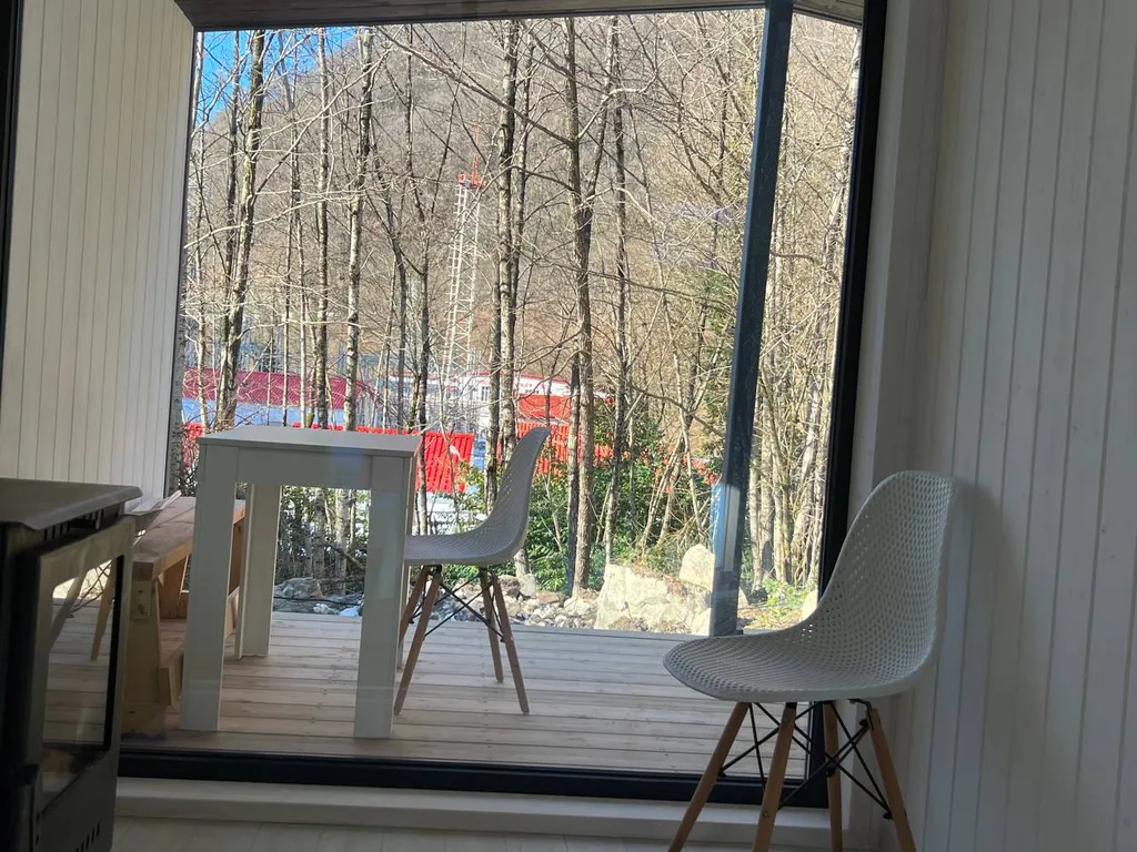 Домик у ручья Красная поляна