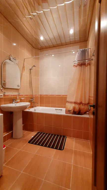 Большая уютная квартира с видом на горы