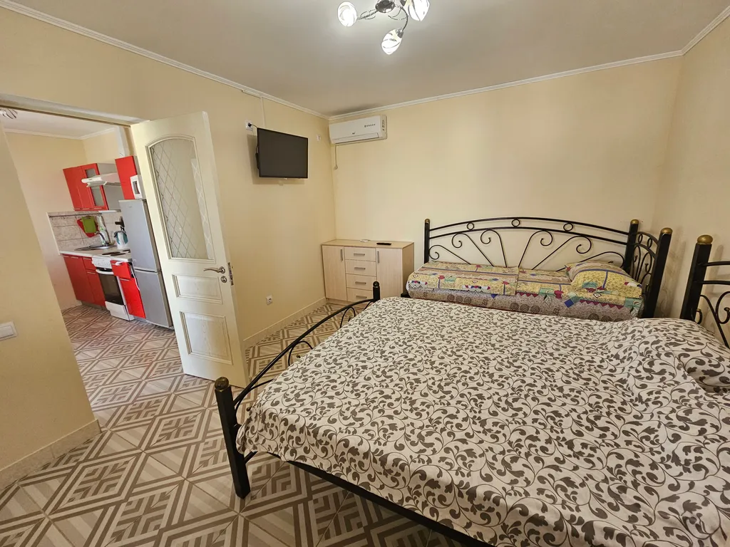 Квартира 1-комнатная квартира, 5 минут до моря — Новоотрадное